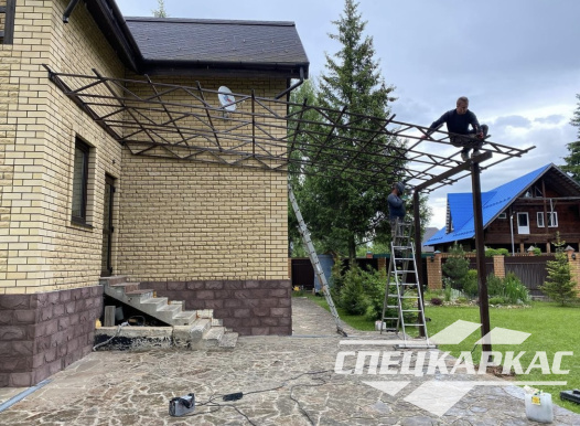 Навес к дому из поликарбоната | Навес над входом в дом №25 - фото 1210